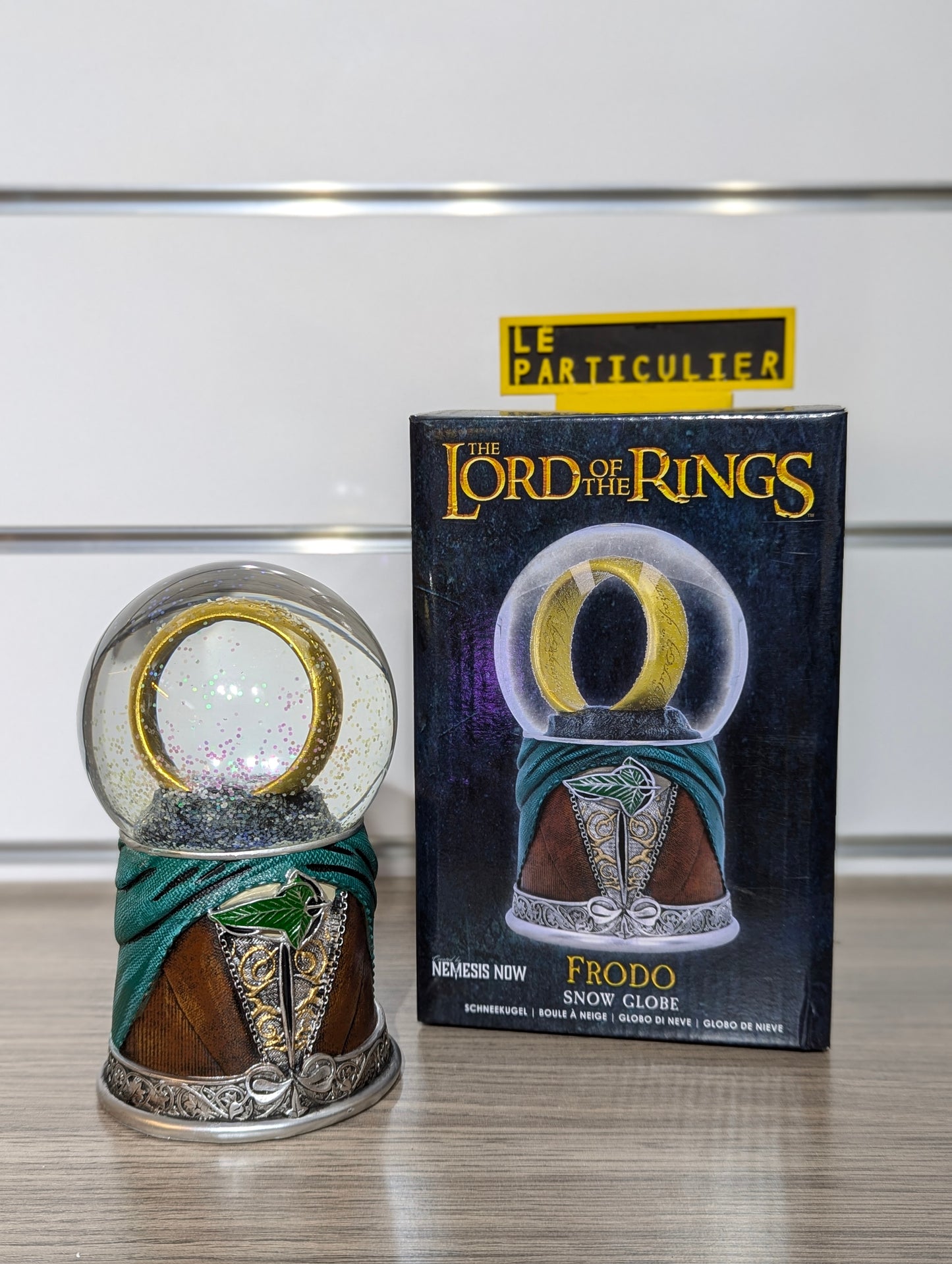 Boule De Neige Seigneurs Des Anneaux Frodo 17 cm