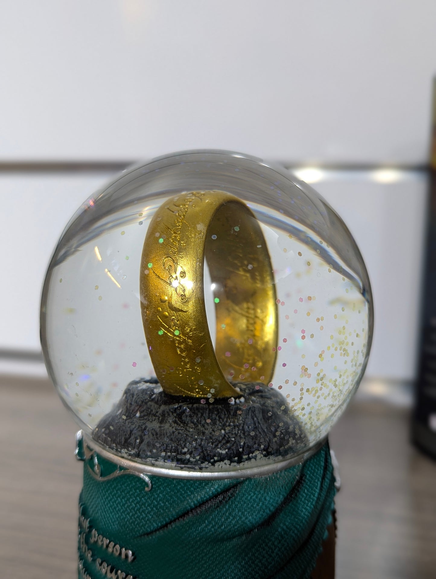 Boule De Neige Seigneurs Des Anneaux Frodo 17 cm