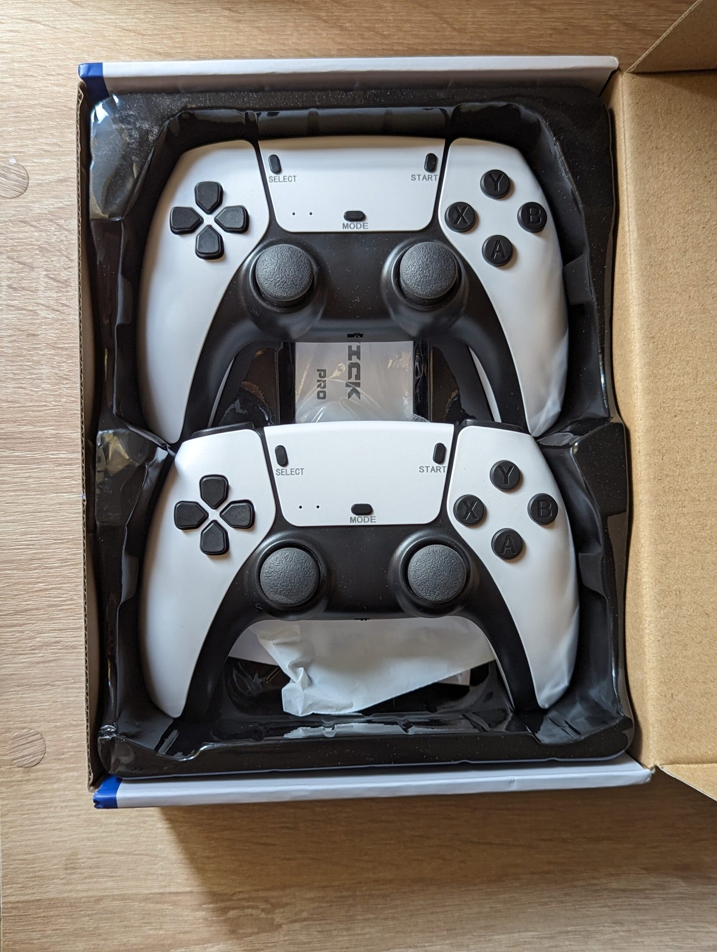 Game Stick Pro + 2x Manettes + 20.000 Jeux Retro