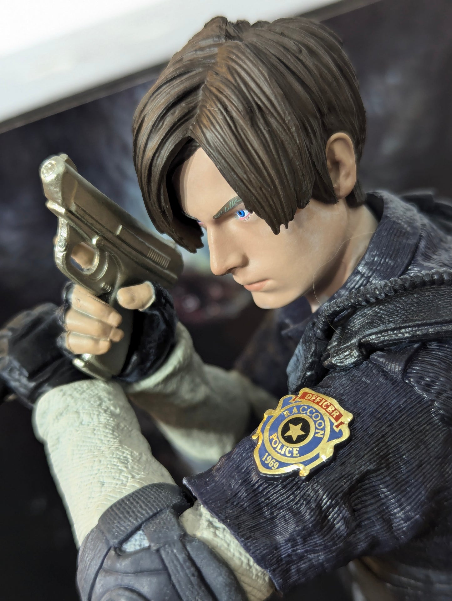 Figurine Resident Evil Leon S Kennedy 34 Cm
