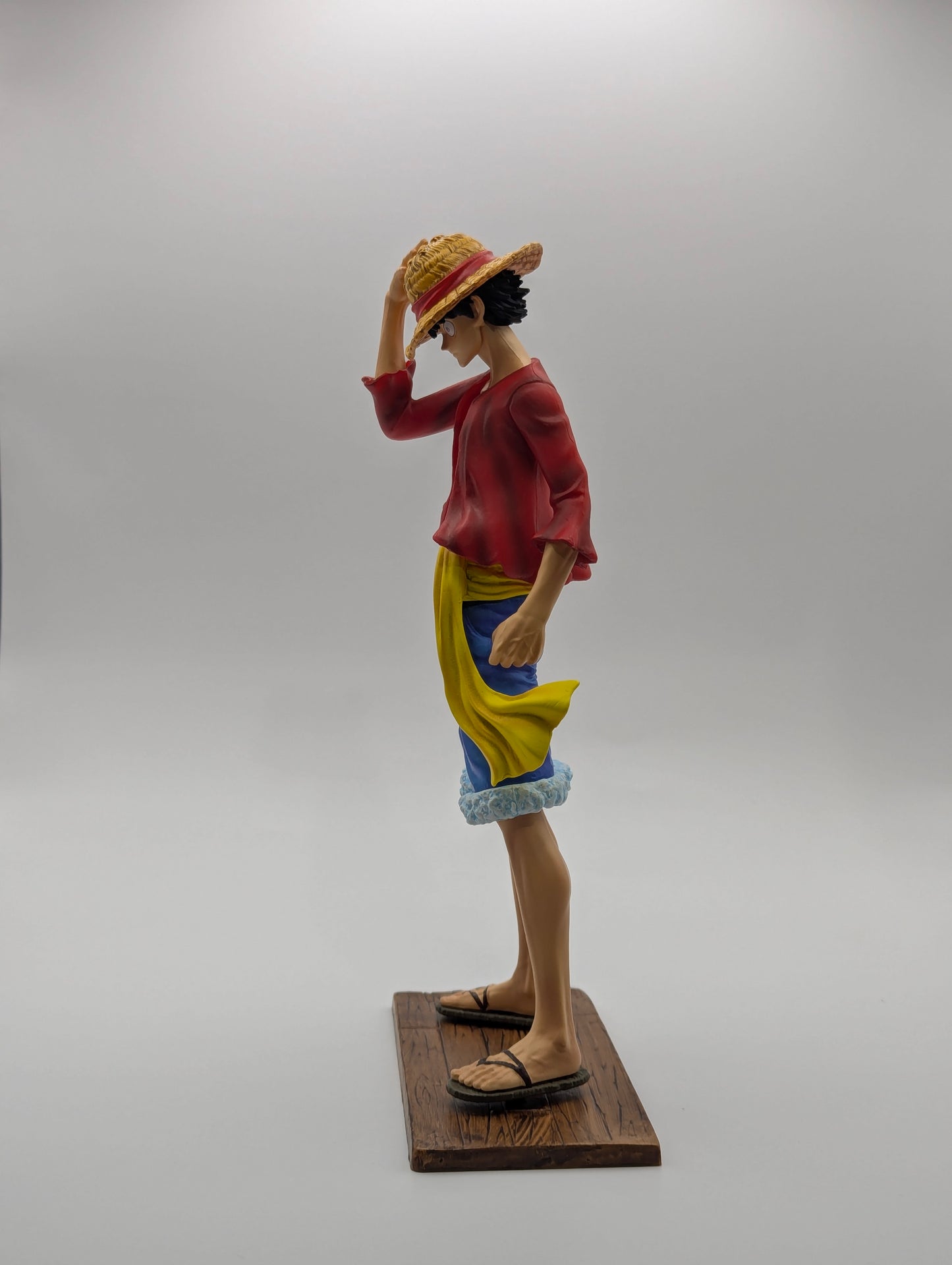 Figurine Luffy Undercover 23 cm