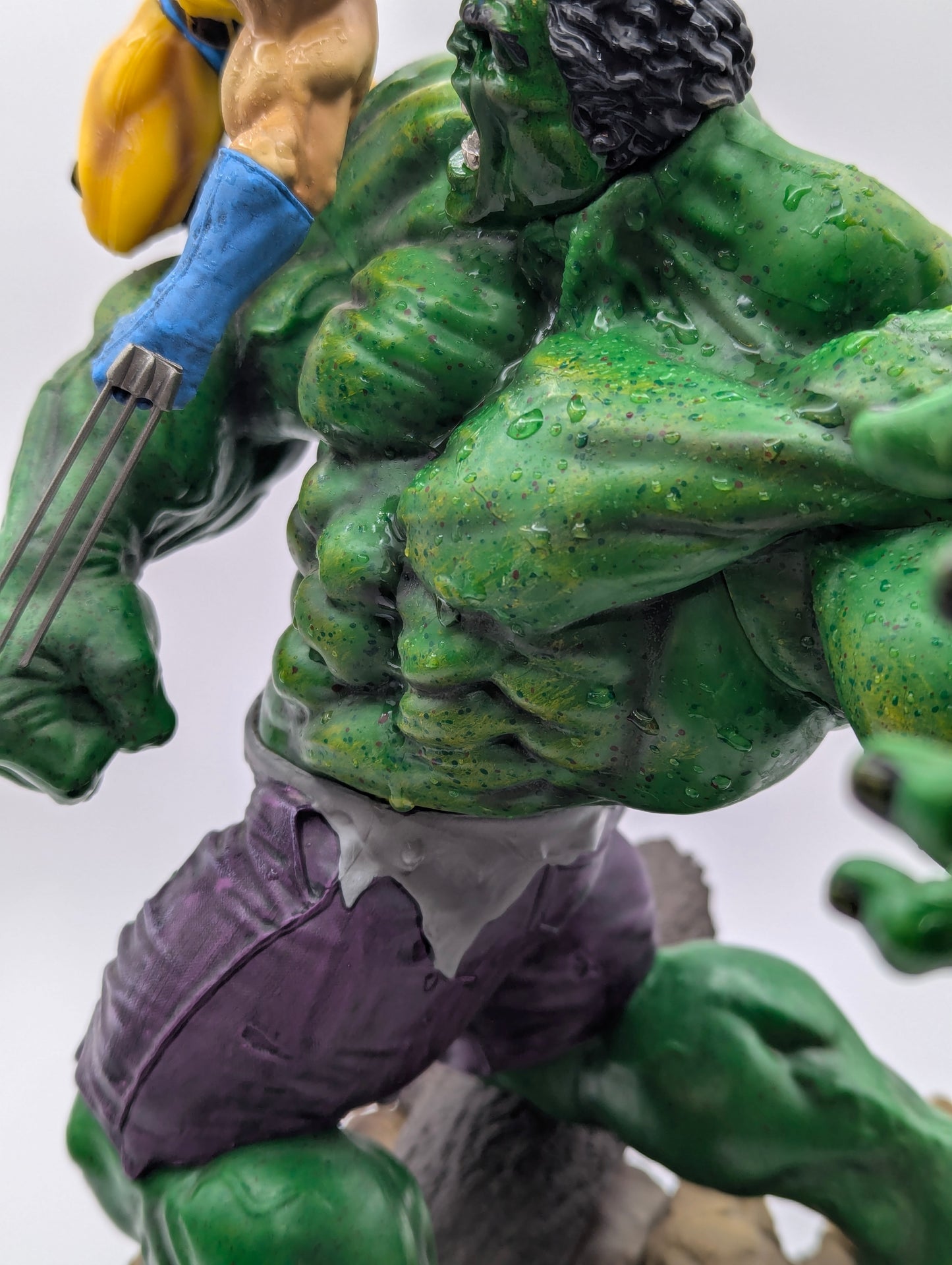 Figurine Hulk vs Wolverine 30 cm