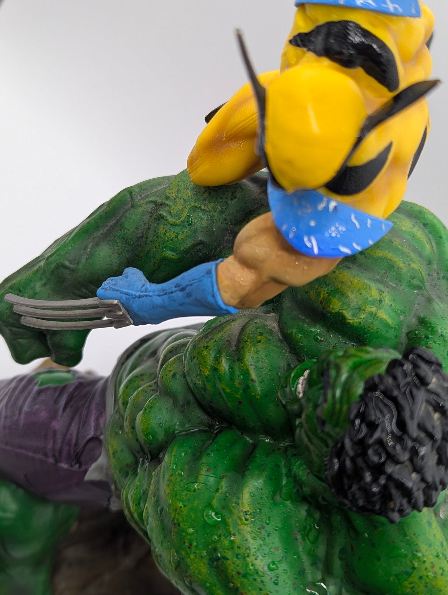 Figurine Hulk vs Wolverine 30 cm