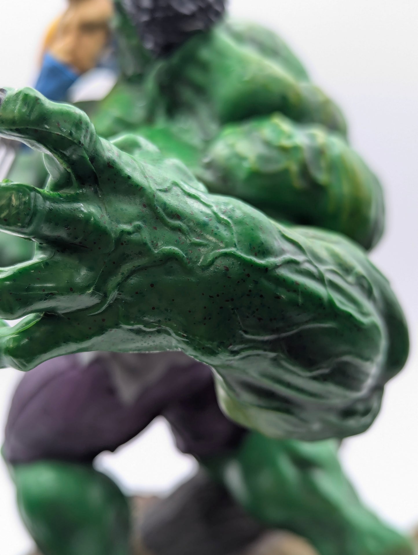 Figurine Hulk vs Wolverine 30 cm