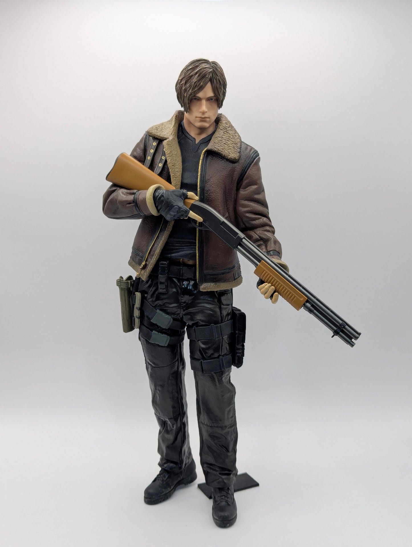 Figurine Leon S Kennedy -Resident Evil 4- 29cm