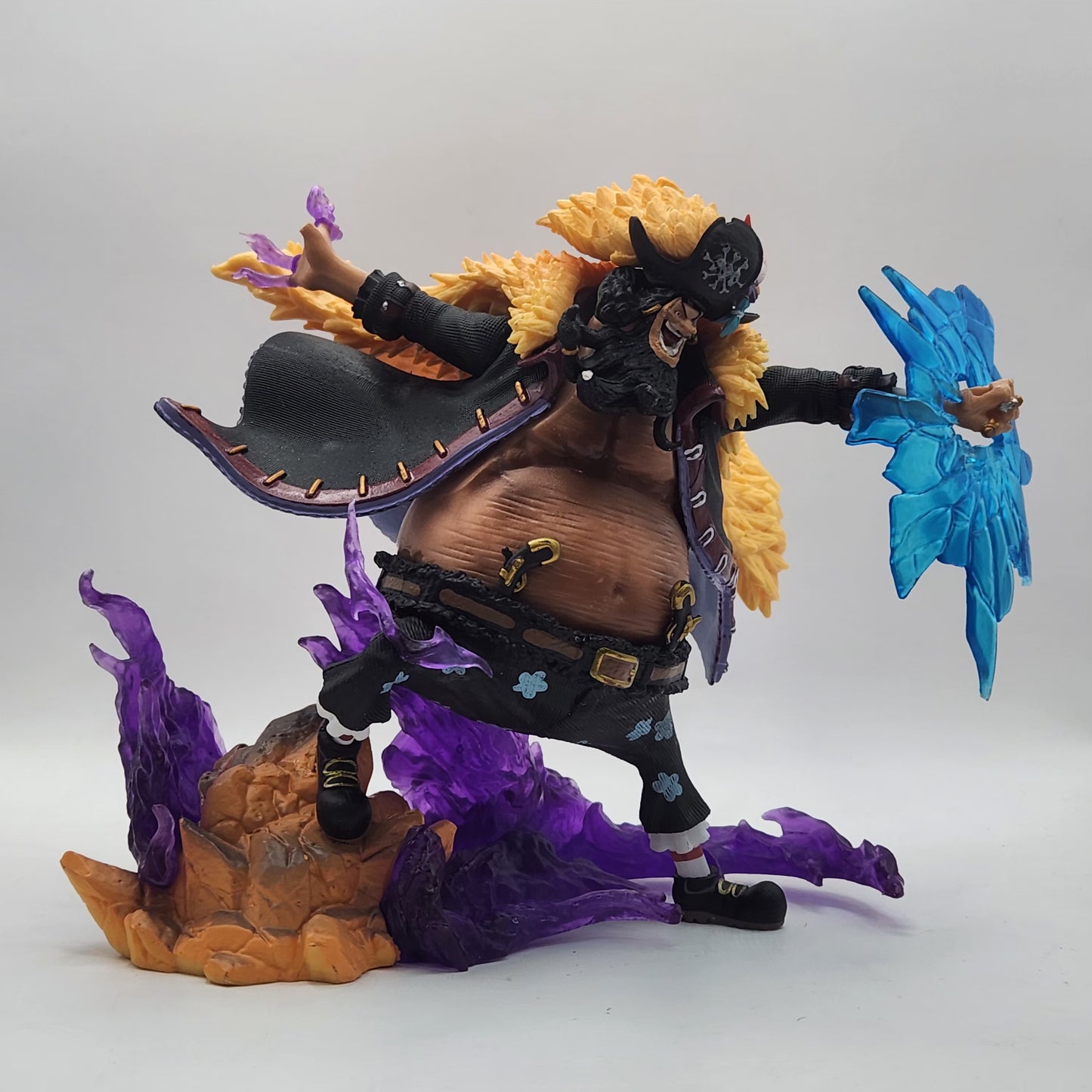 Figurine marshall D.Teach 17cm  (manque Quelques pièces)