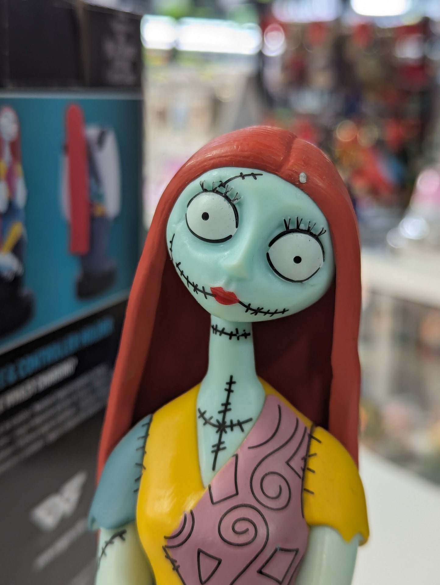 Figurine Support Manette Sally 20 Cm