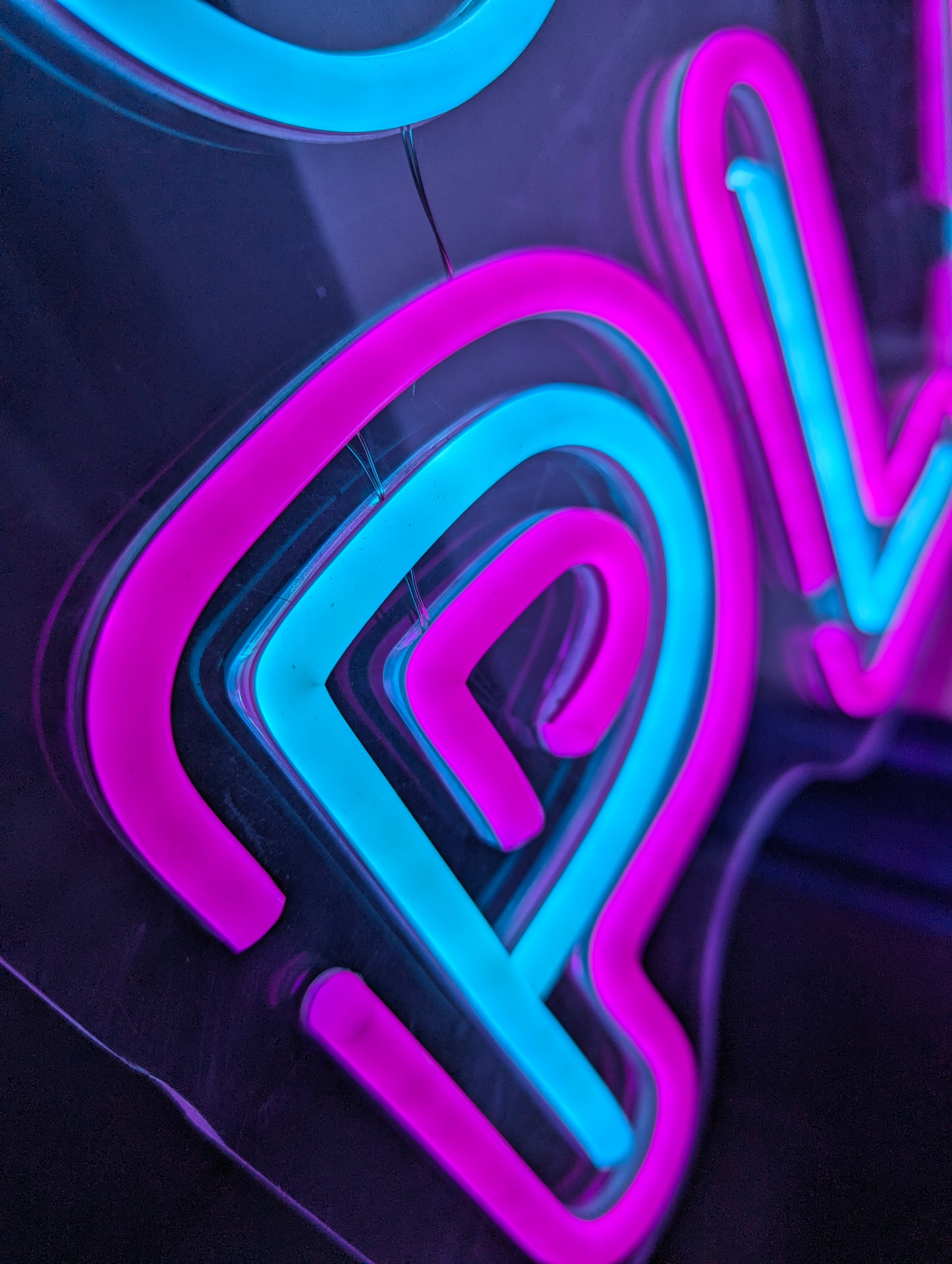 Led Neon "Play" Plexiglass (50x45 cm)