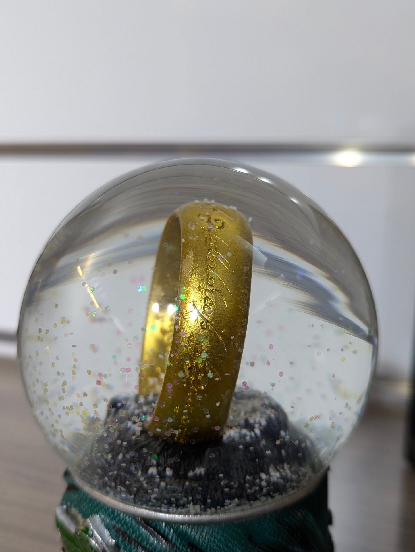 Boule De Neige Seigneurs Des Anneaux Frodo 17 cm