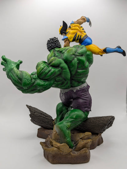 Figurine Hulk vs Wolverine 30 cm