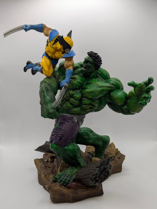 Figurine Hulk vs Wolverine 30 cm