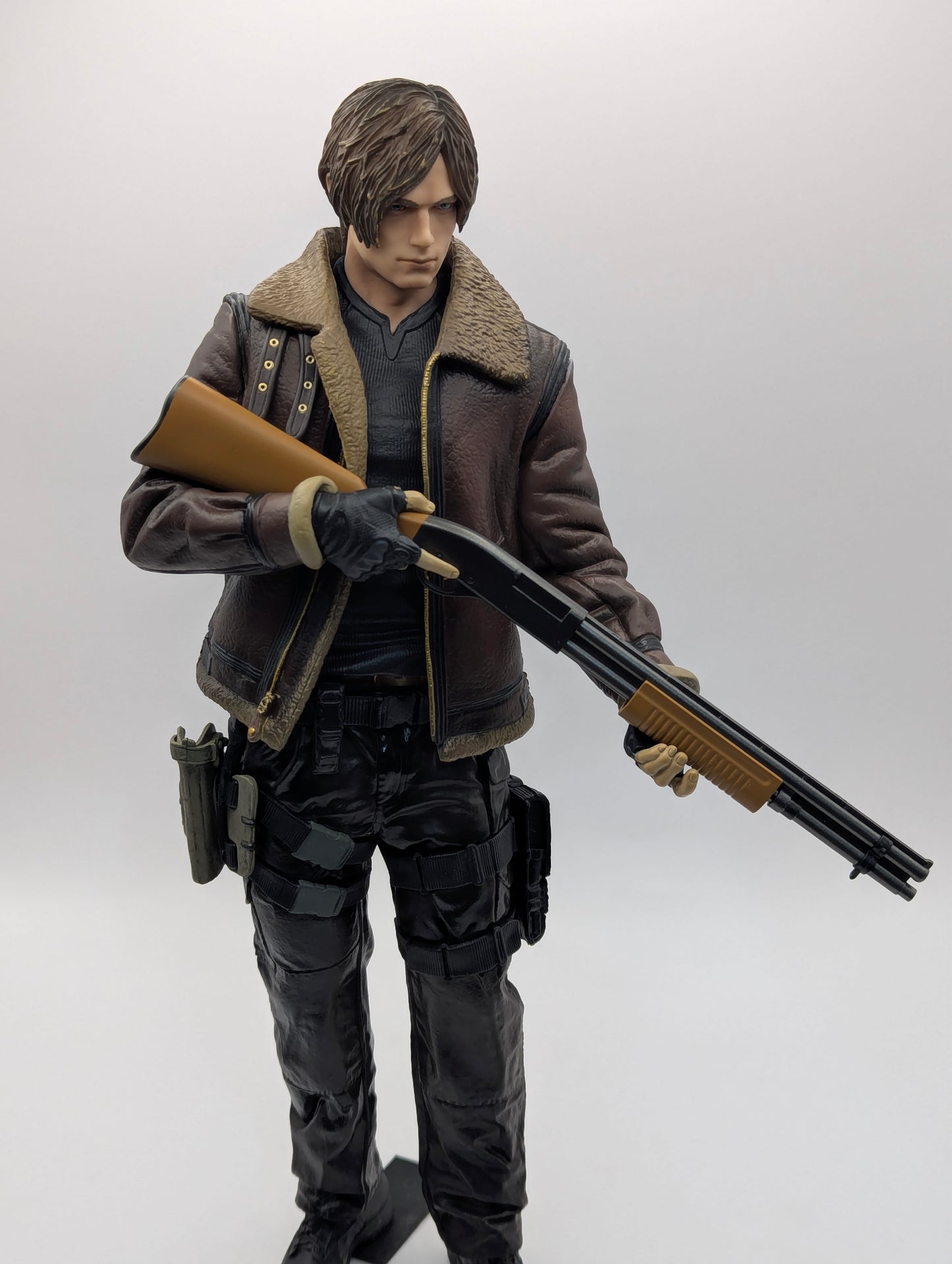 Figurine Leon S Kennedy -Resident Evil 4- 29cm